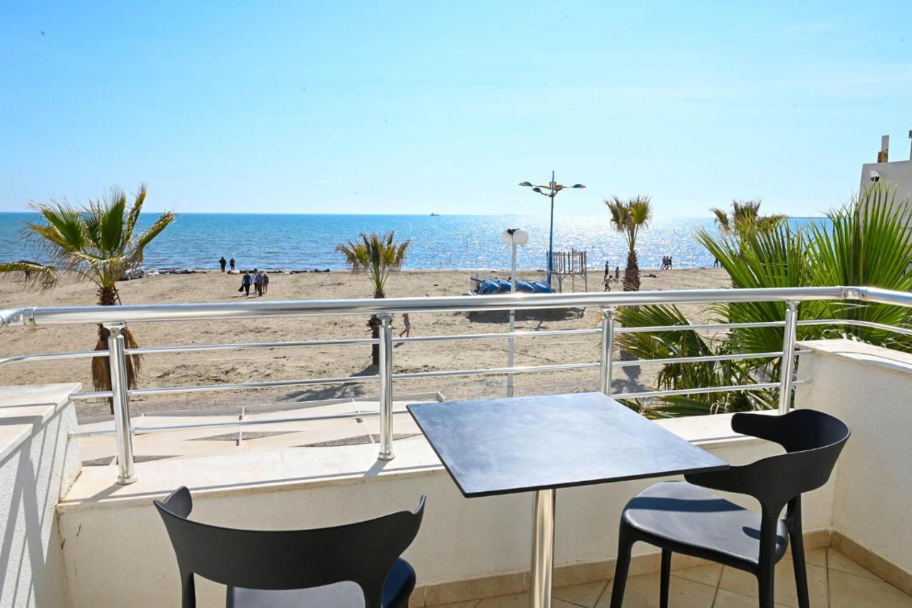 Wave Beachfront Apartments Дуррес Экстерьер фото