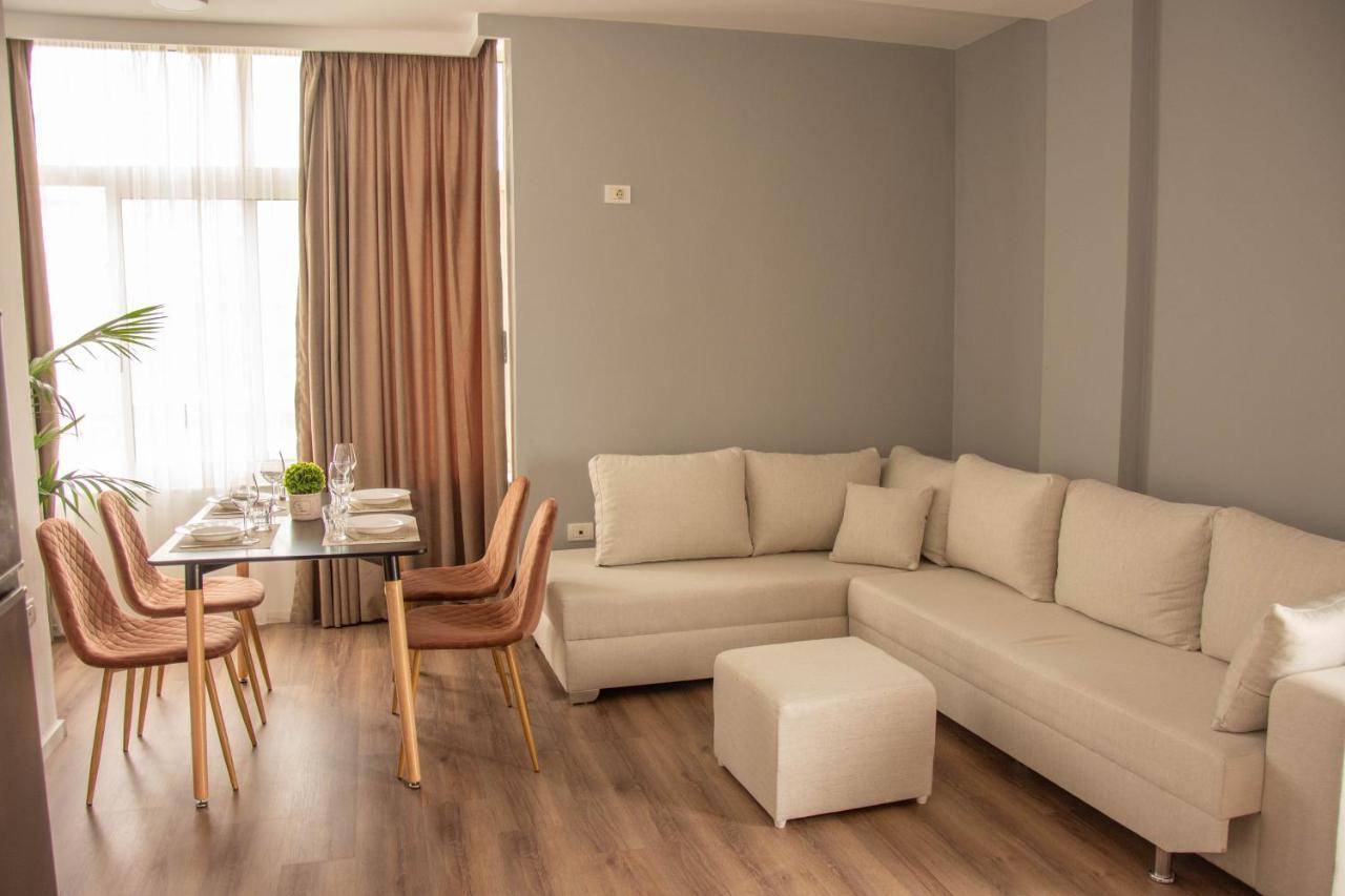 Wave Beachfront Apartments Дуррес Экстерьер фото
