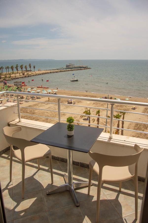 Wave Beachfront Apartments Дуррес Экстерьер фото