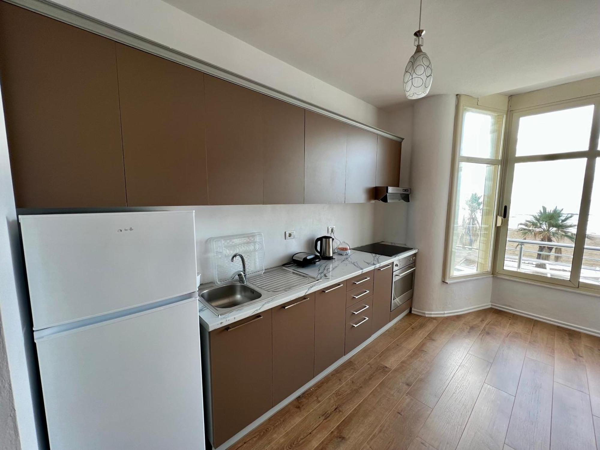 Wave Beachfront Apartments Дуррес Экстерьер фото