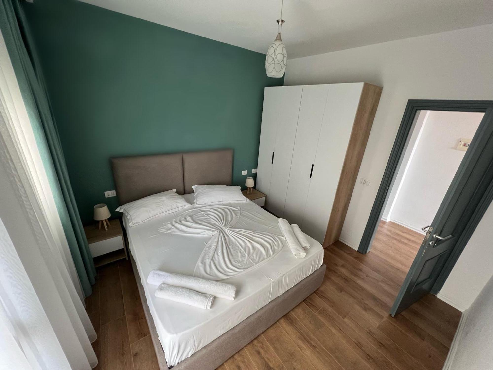 Wave Beachfront Apartments Дуррес Экстерьер фото